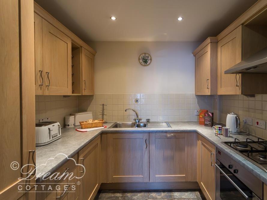Bridge Apartment Уеймут Екстериор снимка